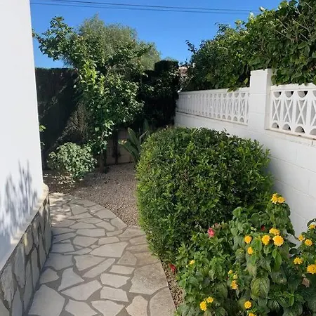 Precioso Independiente En Con Piscina